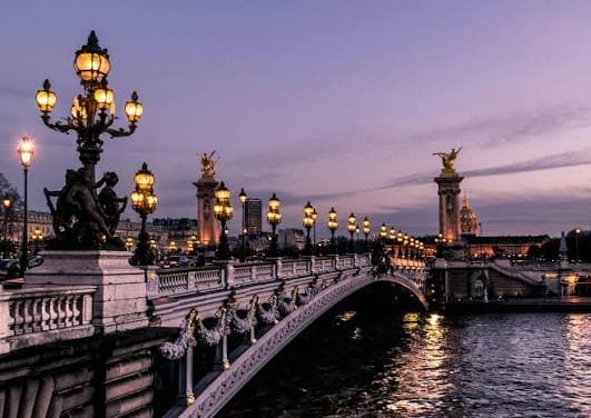 Paris Explorer — 2
